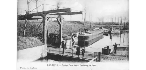 Pont-Levis du Faubourg de Paris